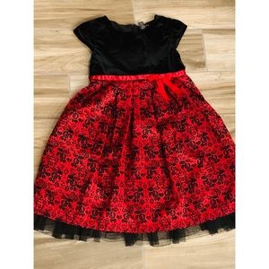 3/$10 Girls George black velvet dress
